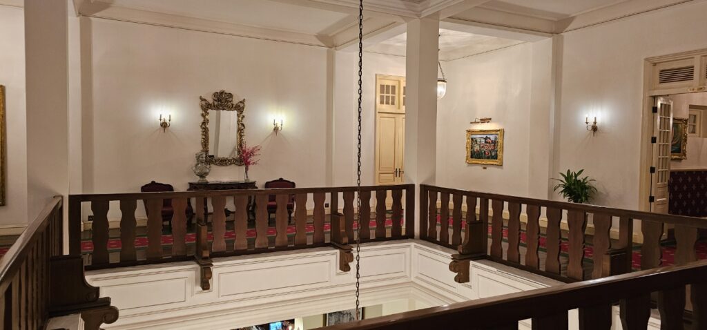 Khách sạn cổ kính và đậm kiến trúc Pháp ngày xưa