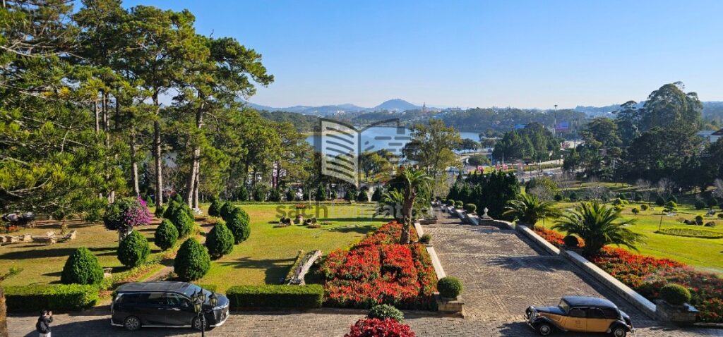 View từ khách sạn ra hồ phải nói là hết nước chấm