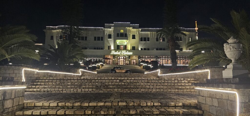 Khách sạn Đà Lạt Palace về đêm lung linh ánh đèn