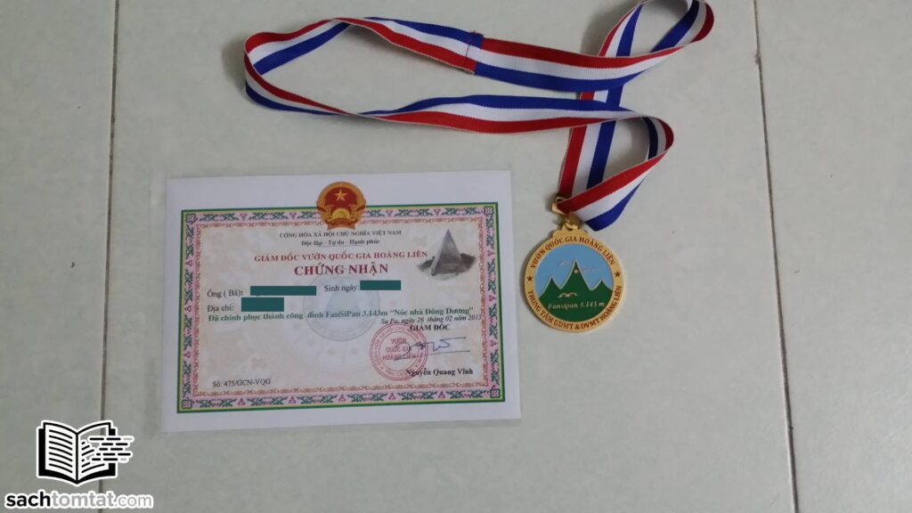 Giấy chứng nhận và huy chương khi chinh phục đỉnh Fansipan 2015