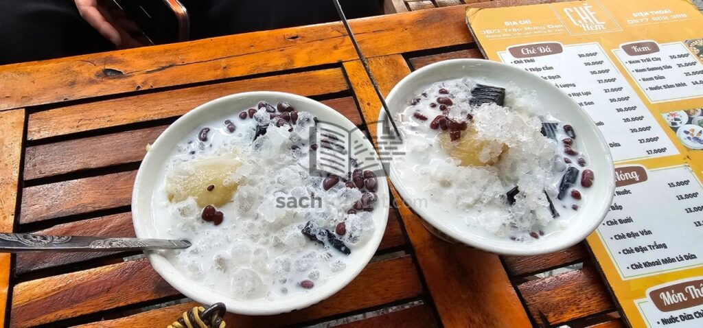Chè thập cẩm tại chè Hẻm