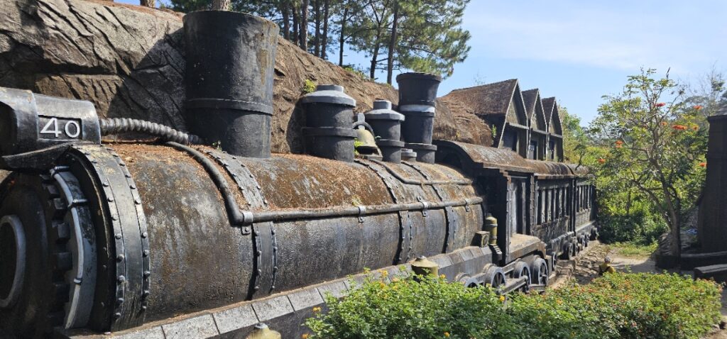 Ở đây có cả mô hình Tàu Hỏa