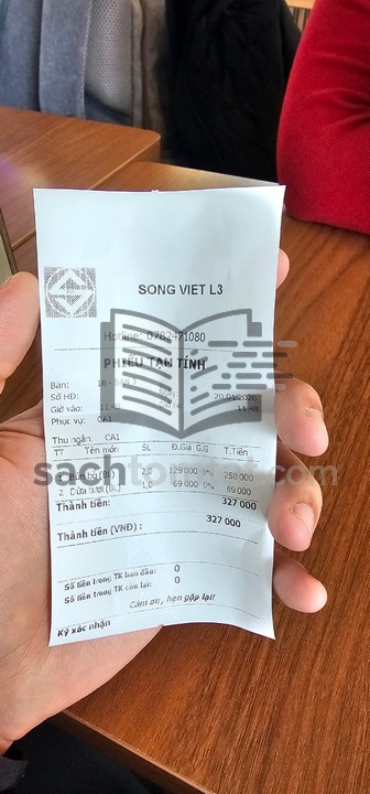 Bổ sung năng lượng với 2 bát phở giá không hề nhẹ nhàng