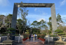 Cổng chính vào Nghĩa trang Hàng Dương