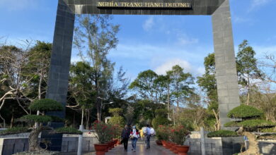 Cổng chính vào Nghĩa trang Hàng Dương