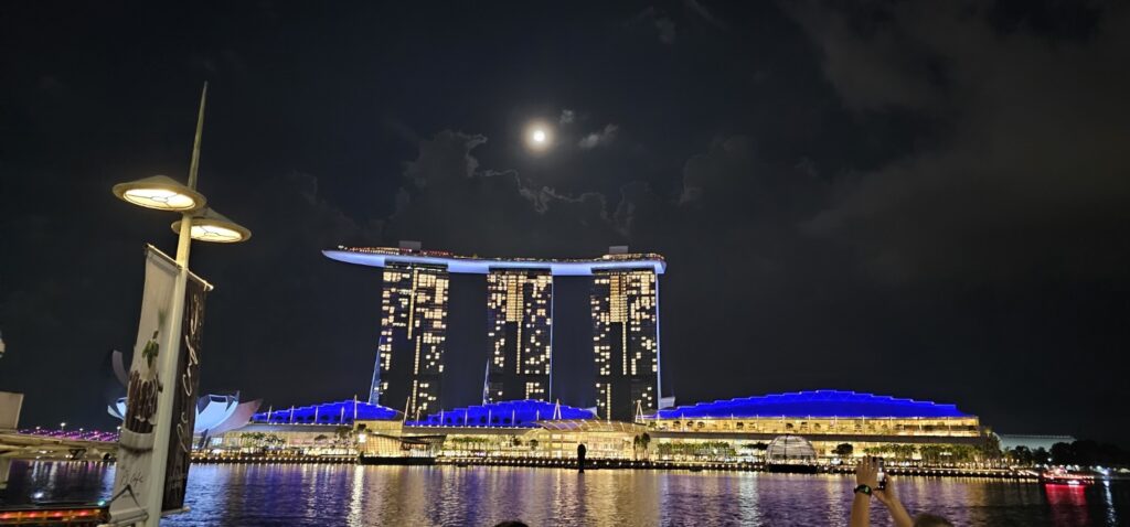 Marina Bay Sand - góc nhìn từ Merlion Singapore