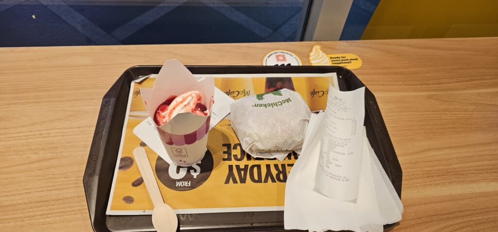 Nếu biết mua, 1 phần ăn ở Mc Donald chỉ tầm 7 SGD