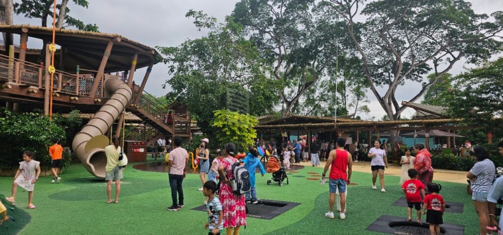 Khu vui chơi ngoài trời tại vườn thú Singapore